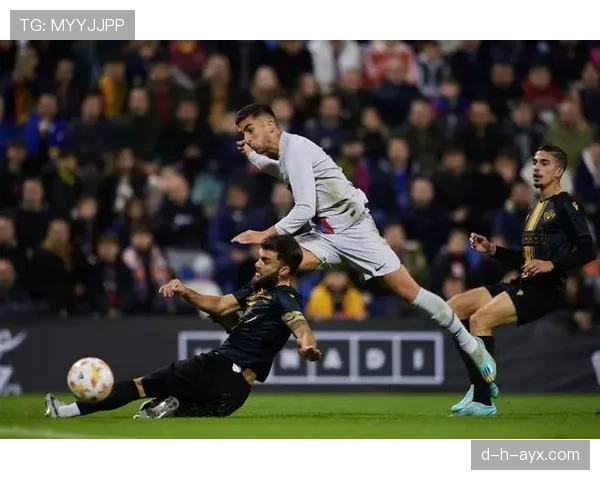 巴萨边路进攻火力全开,新赛季攻击力惊艳赛场 巴萨边路进攻火力全开,新赛季攻击力惊艳赛场